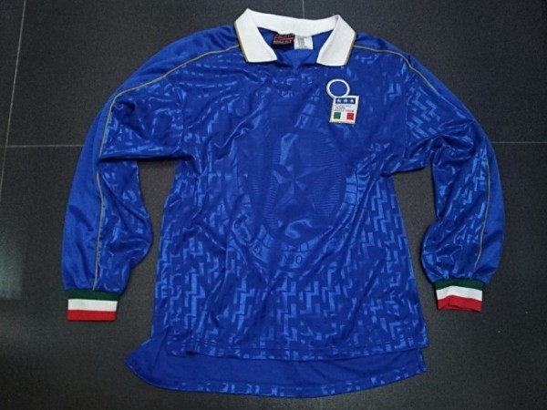 Форма футбольного клуба Ювентус Аттилио Ломбардо 1996 (комплект: футболка + шорты + гетры)